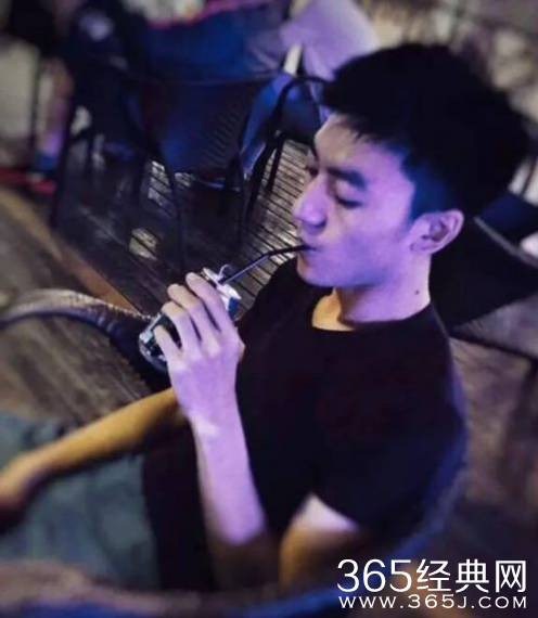 CCTV4男主播李泽鹏个人资料家庭背景 生活照曝光