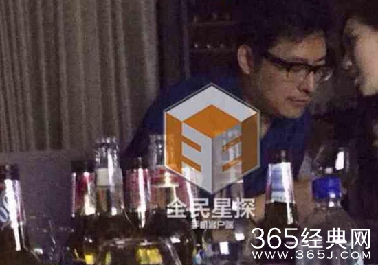 王岳伦酒吧喝酒作陪美女是谁