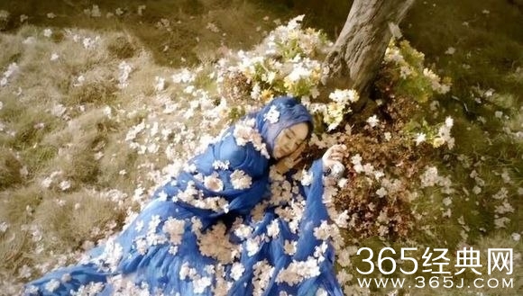 花千骨云翳为什么会知道骨哨的作用?云翳怎么听见骨哨会出现呢?