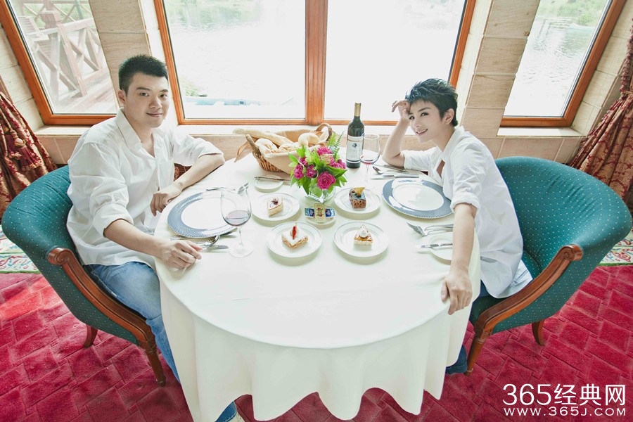 黄奕前夫姜凯耗资过亿娶富二代 基辛格送祝福