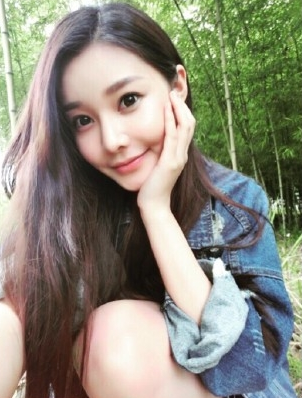 王靓雅家庭背景个人资料照片 王靓雅和大鹏什么关系