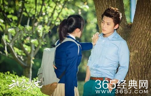 《旋风少女》戚百草和方延浩怎么相遇的