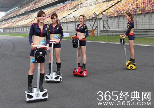 《冰与火的青春》江焱站着开的四个轮子有方向盘的是什么车？