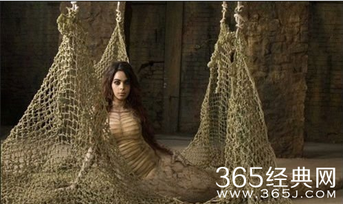 人头蛇身怪物震惊全球