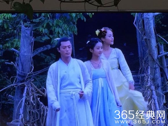 花千骨糖宝被霓漫天杀死后复活了吗 糖宝和落十一有没有在一起