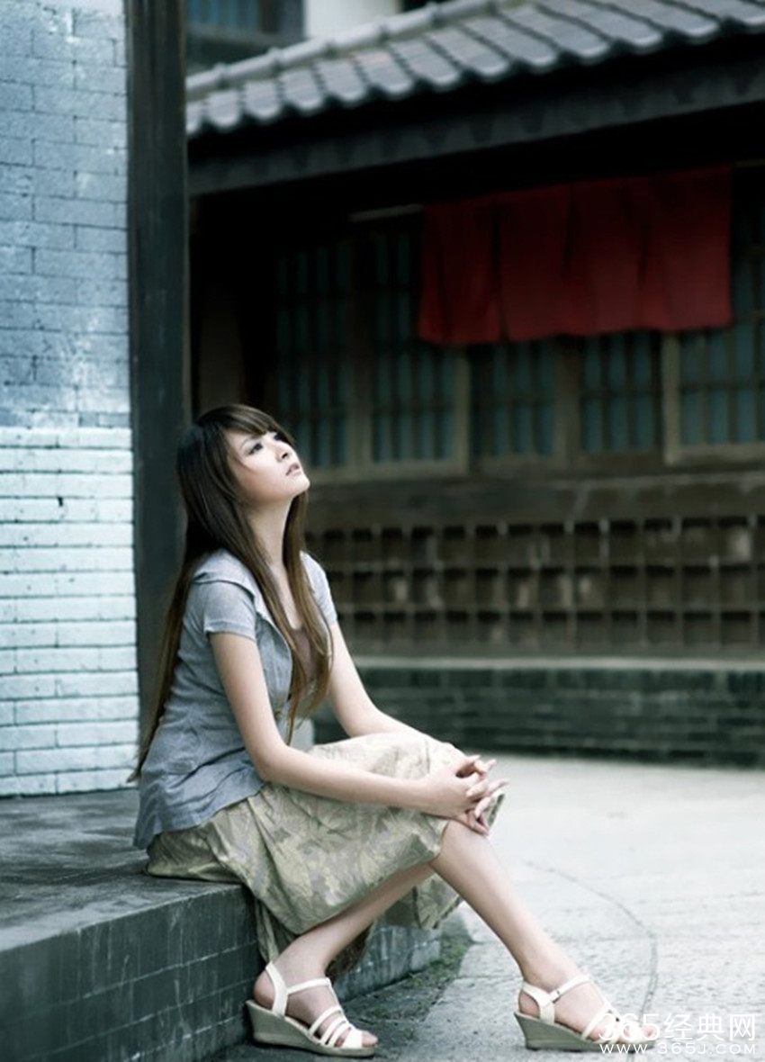 低眉,做一个淡淡的女子