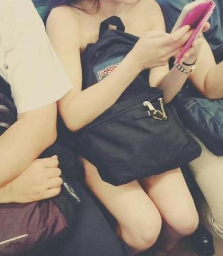 经典哥：看看日本地铁里的妹子！2015.07.22