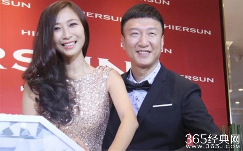 孙红雷携娇妻外出视频