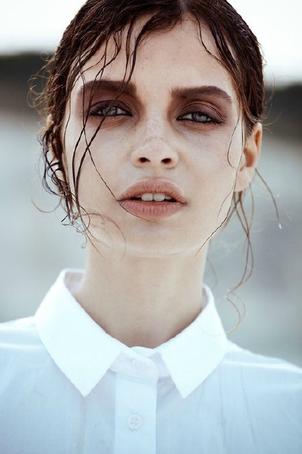 早安心语：做人做事，唯有眼低手高，才能意气平和。2015.07.29