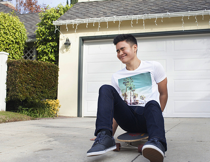 《中国好声音》混血美男刘伟男蹿红 父亲师从白先勇