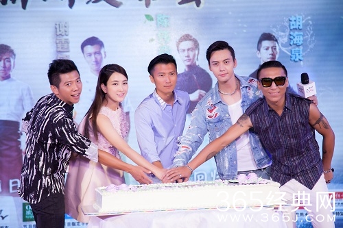 《十二道锋味》。