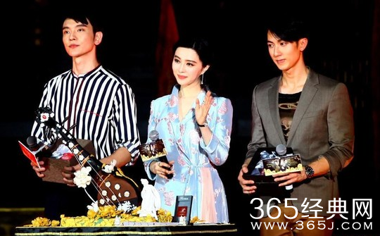 《杨贵妃》西安首映 范冰冰获赠60万大婚礼服