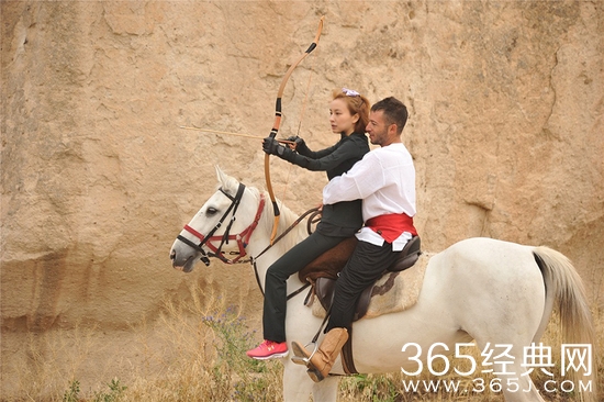 吴昕《极速前进》。