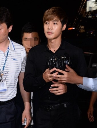 金贤重方斥前女友说谎:医院证女方未怀孕