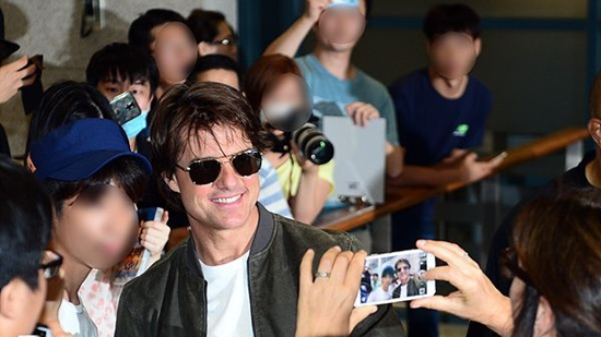 《碟中谍5》韩国上映 阿汤哥第七次访韩遭影迷围堵