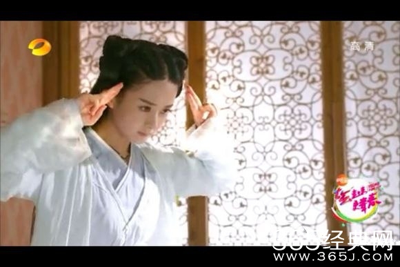 《花千骨》中小骨从蛮荒回来为什么还会被白子画吸血？