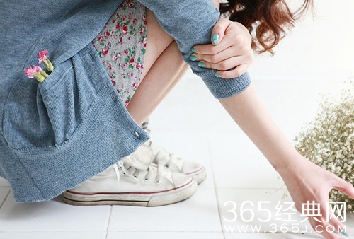 早安心语：多少次为你乱了心跳，又为你湿了眼眶。2015.08.04