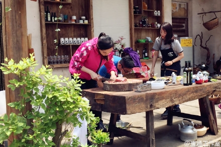 唐嫣加盟十二道锋味成家庭主妇