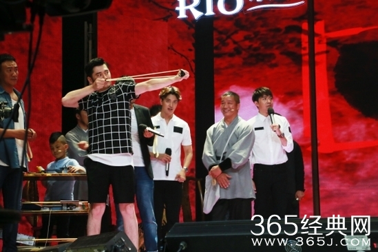 钱枫弹弓“射杀”谢涤葵。