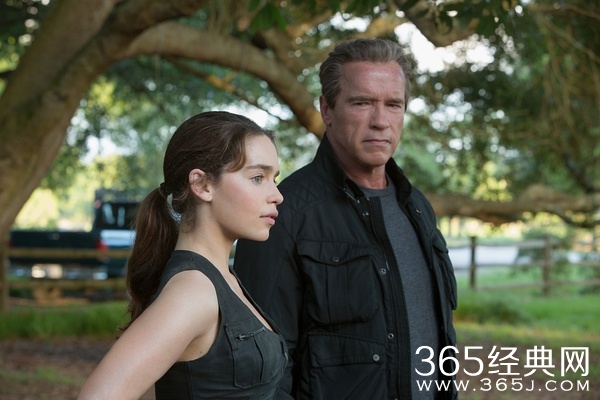 《终结者5》最新特辑 惊现史上最腹黑大boss