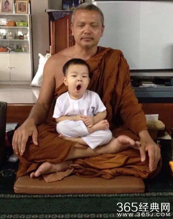 萌了一脸 泰国史上超萌小和尚