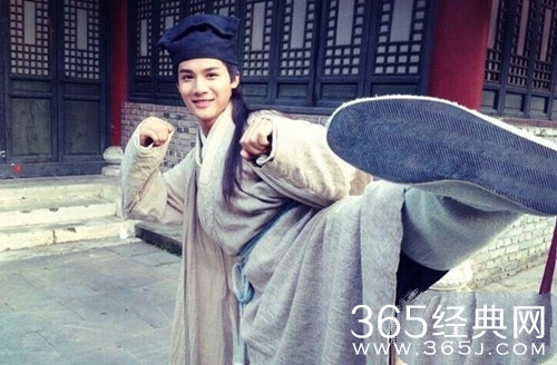 《花千骨》南无月最后死了吗？南无月对花千骨是什么感情？