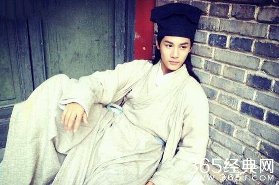 《花千骨》南无月最后死了吗？南无月对花千骨是什么感情？