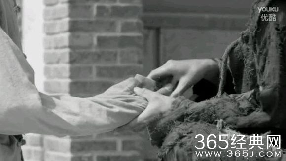 《春江英雄之秀才遇到兵》白衣男子是怎么被杀的