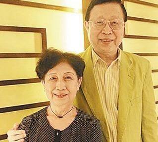 王国潼个人资料照片家庭背景 被短信诈骗2000万港币