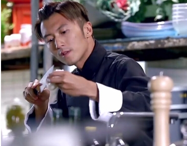 《十二道锋味》谢霆锋切鸭用的刀是什么牌子 ？