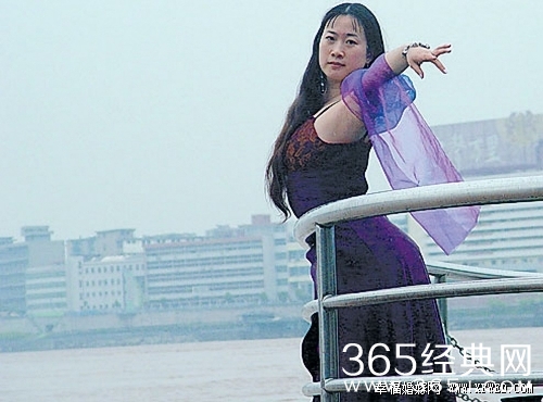 芙蓉姐姐参加魅力野兽是哪一期及播出时间？芙蓉姐姐的面具是什么及最后牵手成功了吗？