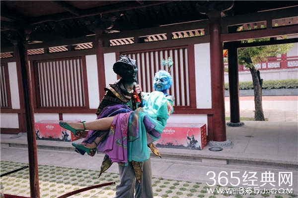 芙蓉姐姐参加魅力野兽是哪一期及播出时间？芙蓉姐姐的面具是什么及最后牵手成功了吗？