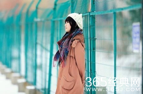 早安心语：有些爱，只能止于唇齿，掩于岁月。2015.08.12