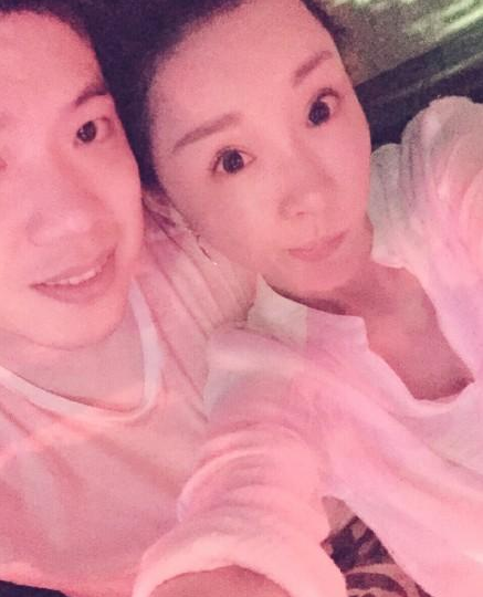 黄毅清女朋友个人资料家庭背景 晒亲密照疑公布新恋情