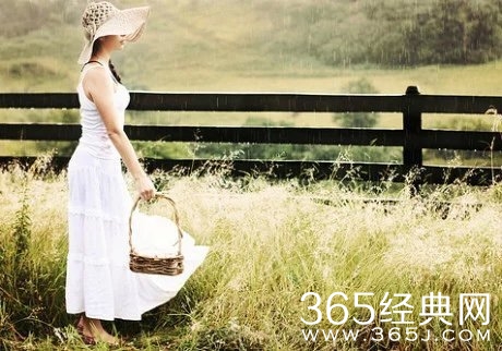 早安心语：有些爱，只能止于唇齿，掩于岁月。2015.08.12