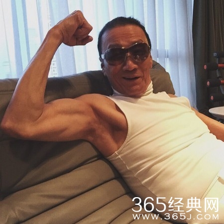 79岁谢贤庆生：谢霆锋煮12道锋味 Lucas献吻