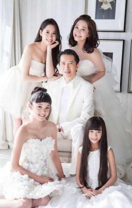 欧阳娜娜雄厚家庭背景揭秘 欧阳娜娜姐姐妹妹爸爸妈妈资料照片