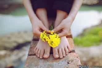 早安心语：孤单的心，是梦醒之后，没有一个能倾诉的你。2015.08.13