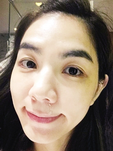 Ella晒自拍流鼻涕照片