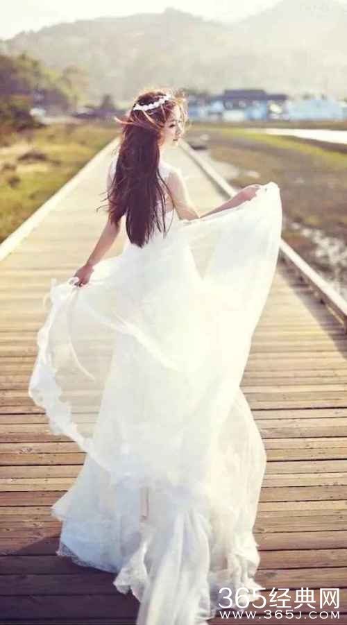 早安心语：孤单的心，是梦醒之后，没有一个能倾诉的你。2015.08.13