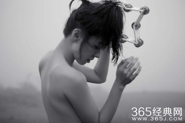 李维维大尺度脱体写真照片曝光