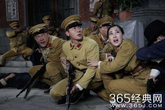 《秀才遇到兵》高潮迭起 队长李晨展神机