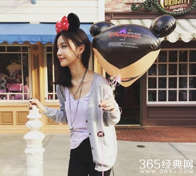 王思聪绯闻女友近照曝光 朱宸慧海量私照