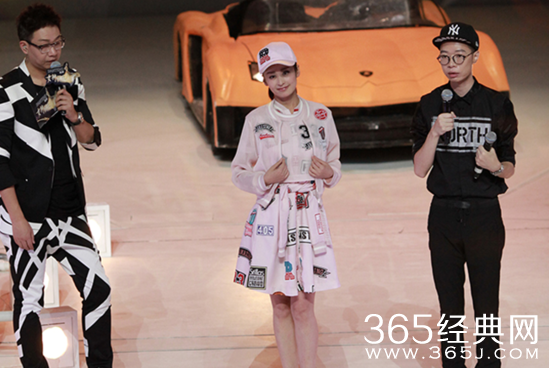 颖儿运动装获青睐。买手对年轻的女星很钟爱。