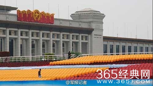 9月3日工作可获双倍工资 阅兵临时观礼台亮相