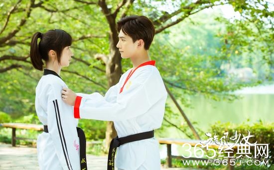 《旋风少女》迎来大结局 百草难抉择若白遭嫌弃