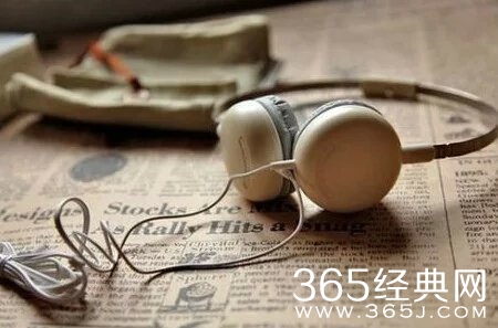 早安心语：所爱隔山海，山海可不平。2015.08.21