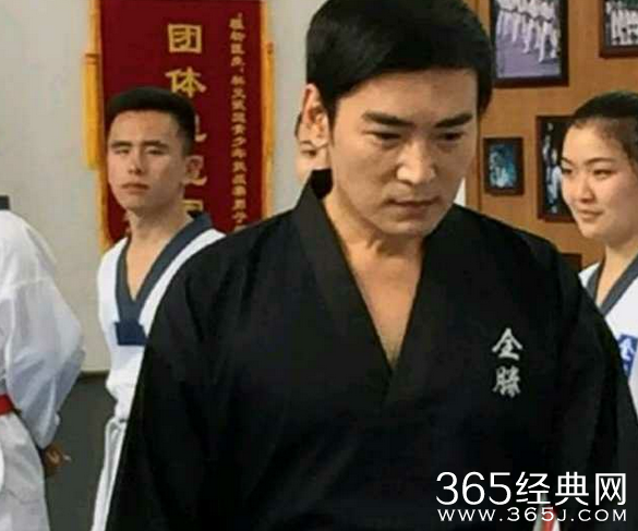 旋风少女陷害曲向南的人是谁