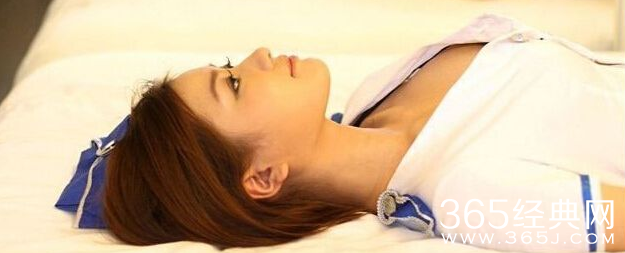 AC32航班性侵空姐男子是哪国人 AC32航班被性侵空姐照片资料