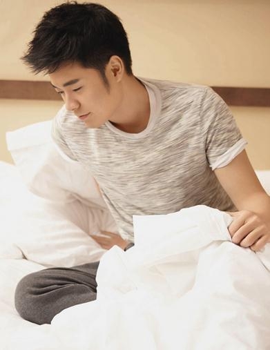 陈赫投身电竞圈玩英雄联盟 竟是Angelababy领路人